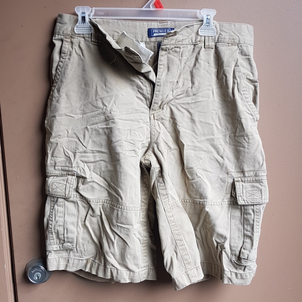tan cargo shorts